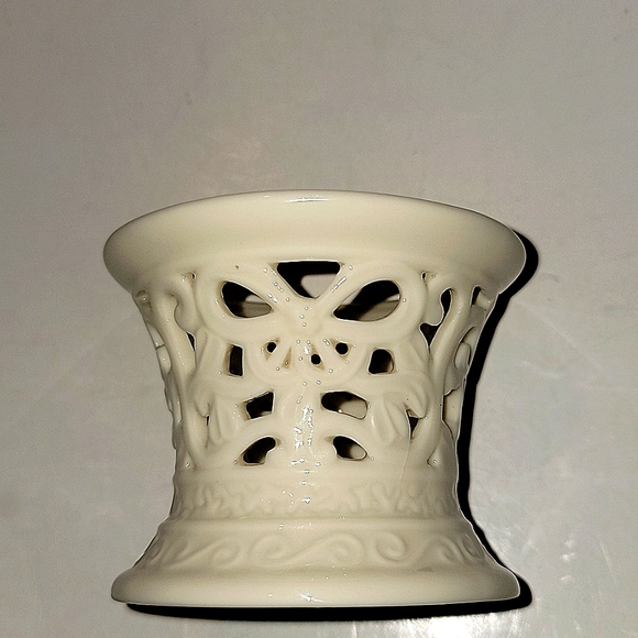 ETERNITY BY SKYE McGHIE CANDLE HOLDER IN IVORY PORCELAIN - Picture 5 of 5